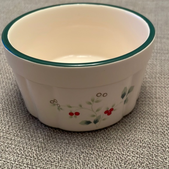 Pfaltzgraff WINTERBERRY Bowl Dip Dish In Excellent Condition - Picture 1 of 7